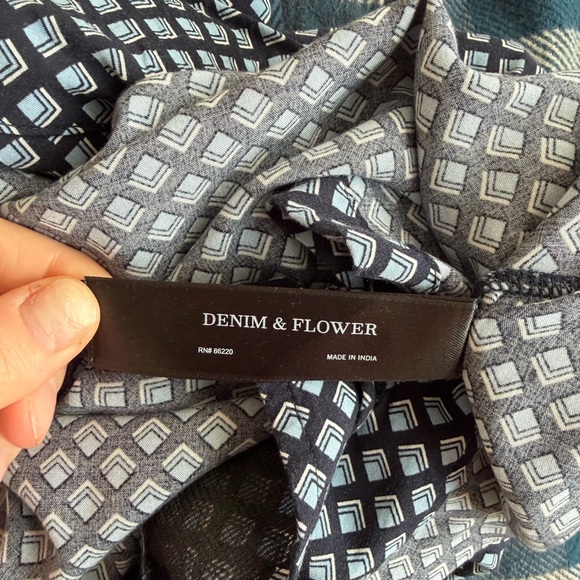 Denim & Flower Button Down Shirt - Picture 4 of 6